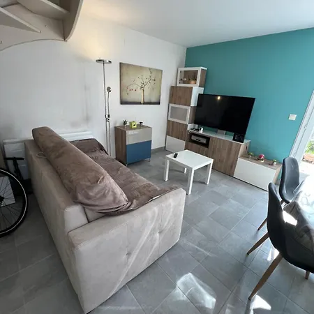 Casa de Férias Maison Ariana 6 Personnes A 5 Min De La